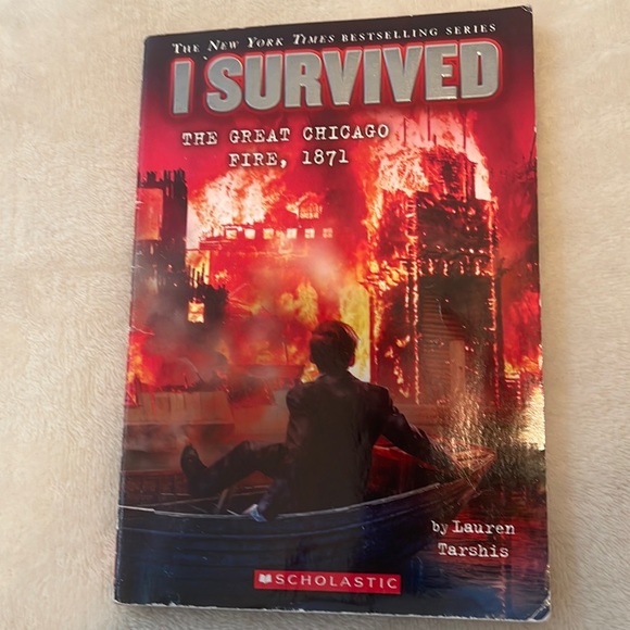 Scholastic Other - ⭐️3/$10⭐️ I Survived The Great Chicago Fire